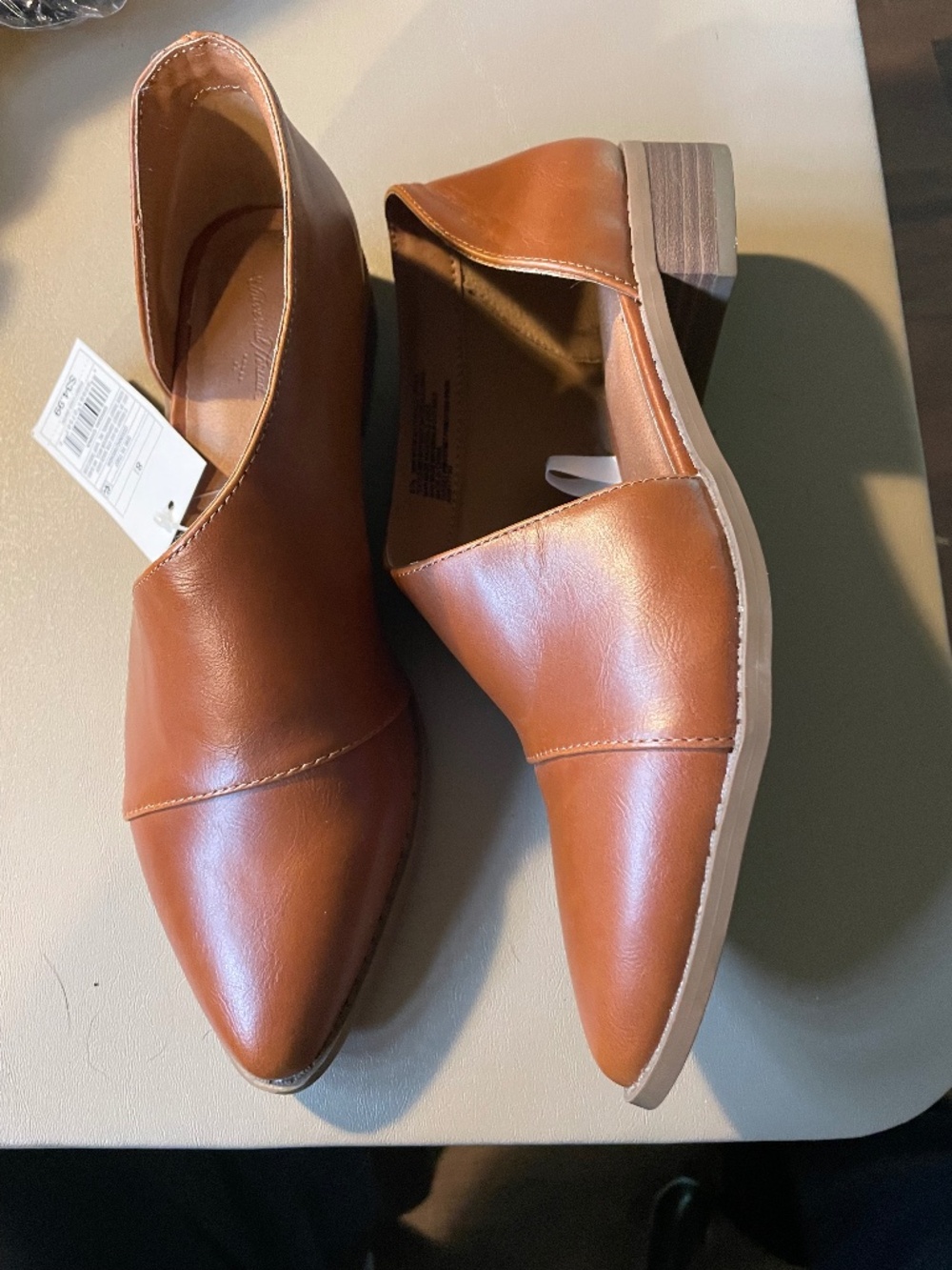 brown shoes with side cutout - size 8.5